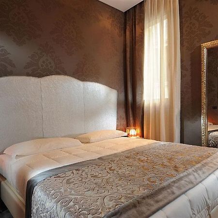 Aqua B Hotel Венеция Екстериор снимка